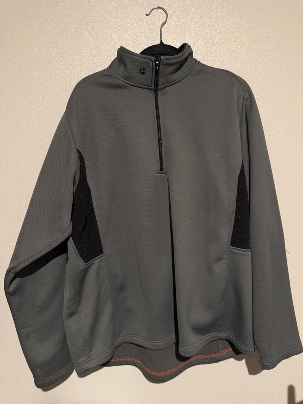Old Navy Men's Gray and Black Quarter-Zip Pullover